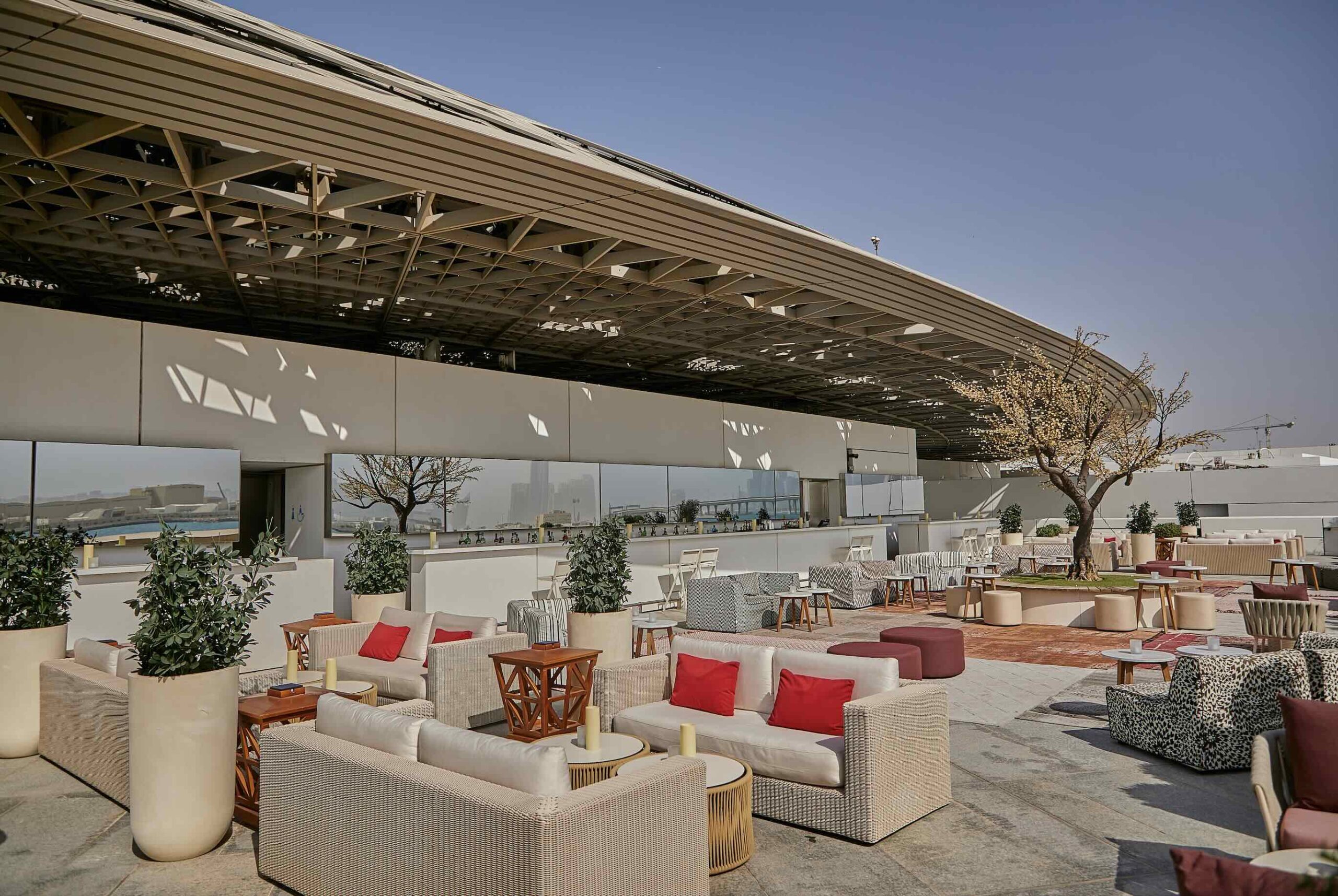 outdoor dining in Abu Dhabi